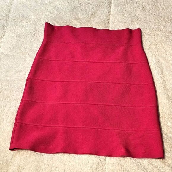 BCBGMAXAZRIA Women's Simone Bandage Skirt. Size Large - Picture 2 of 4